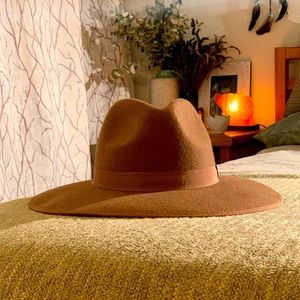 Wide brim wool. New w/ tags